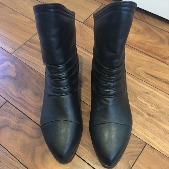 Boots - Picture 1 of 3